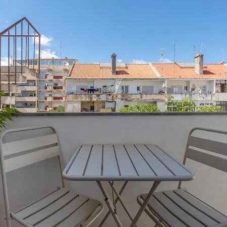 Modern 2br With Balcony In By Lovelystay *