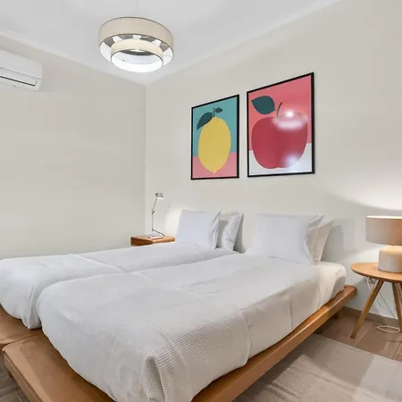아파트 Modern 2br With Balcony In By Lovelystay *