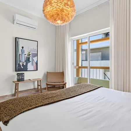 Modern 2br With Balcony In By Lovelystay 아파트