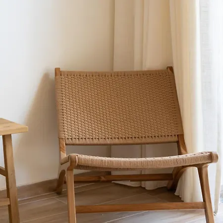 아파트 Modern 2br With Balcony In By Lovelystay *